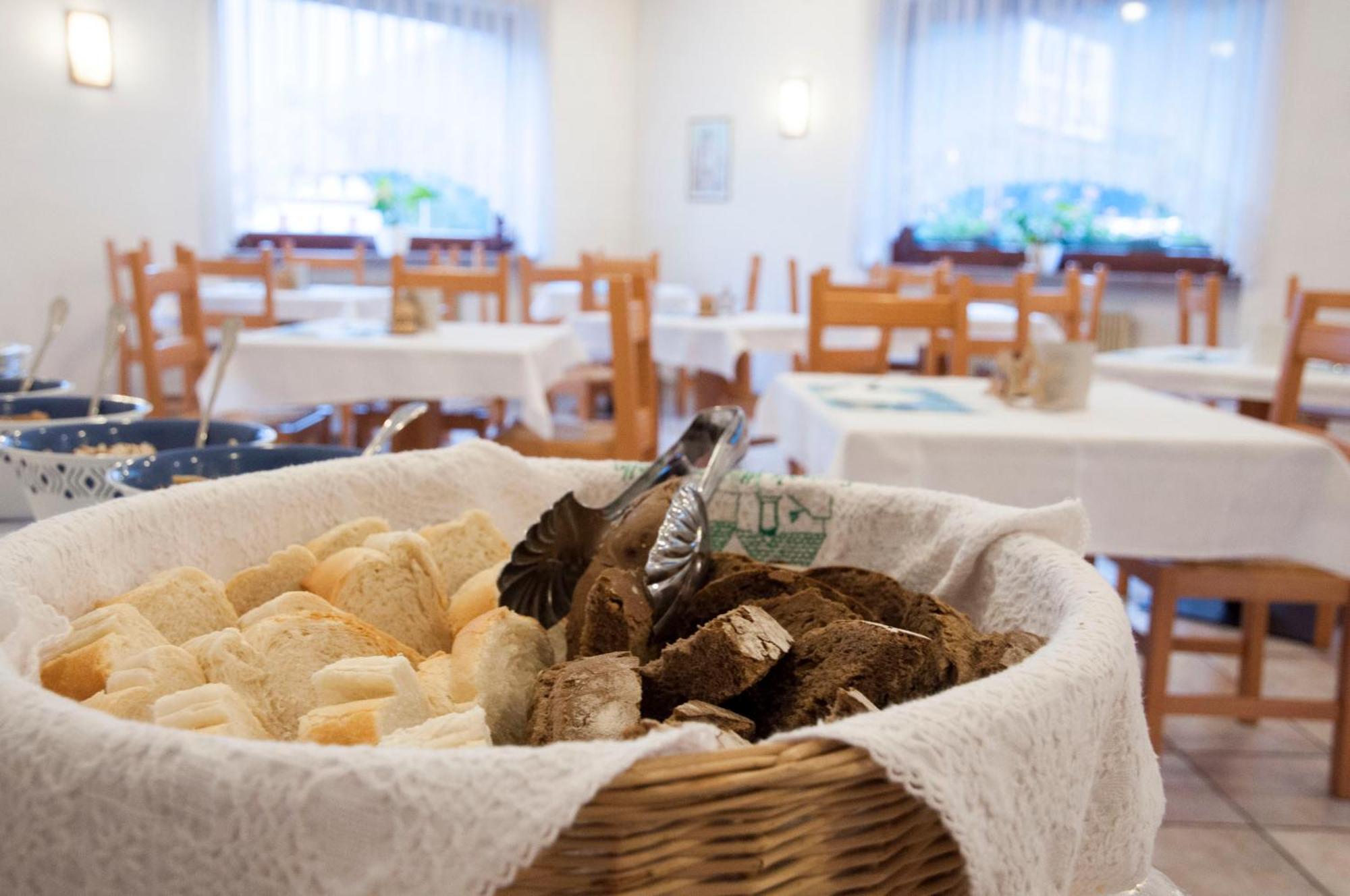 Garni Mariolina Bed & Breakfast Falcade Eksteriør bilde