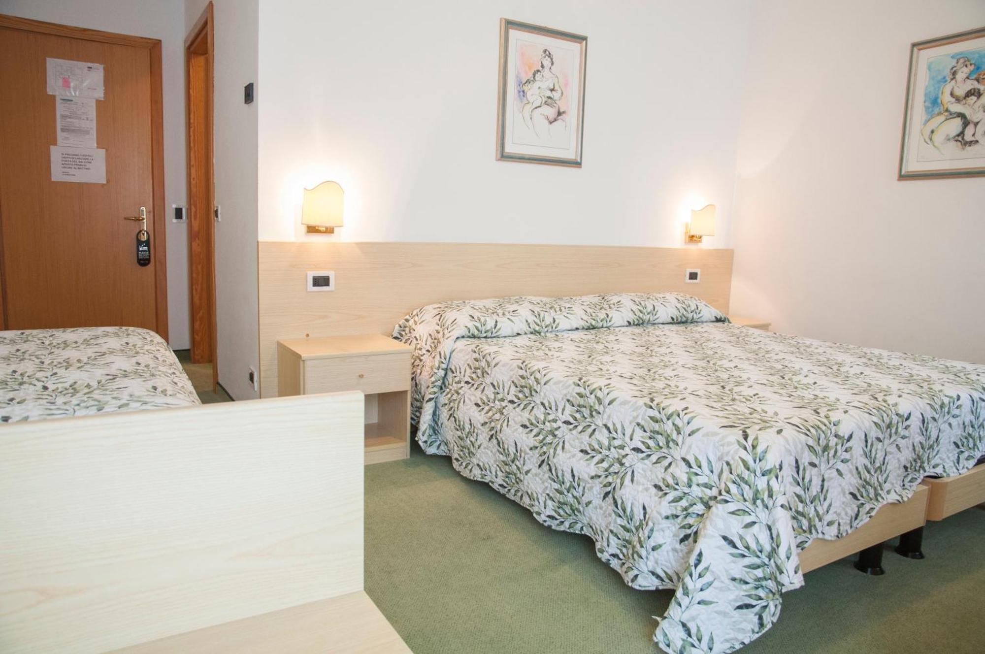 Garni Mariolina Bed & Breakfast Falcade Eksteriør bilde