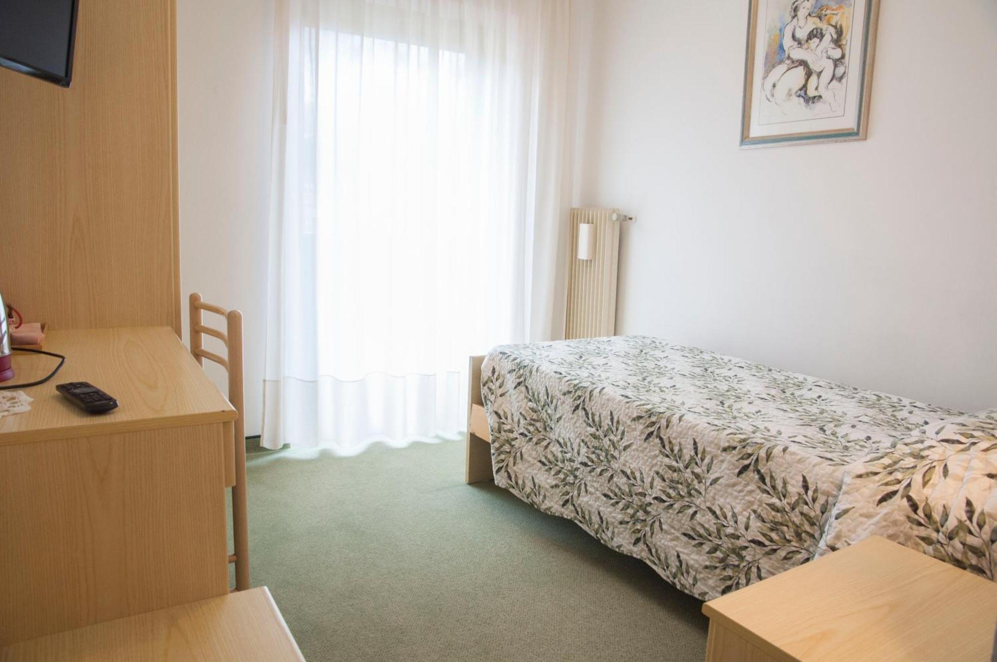 Garni Mariolina Bed & Breakfast Falcade Eksteriør bilde