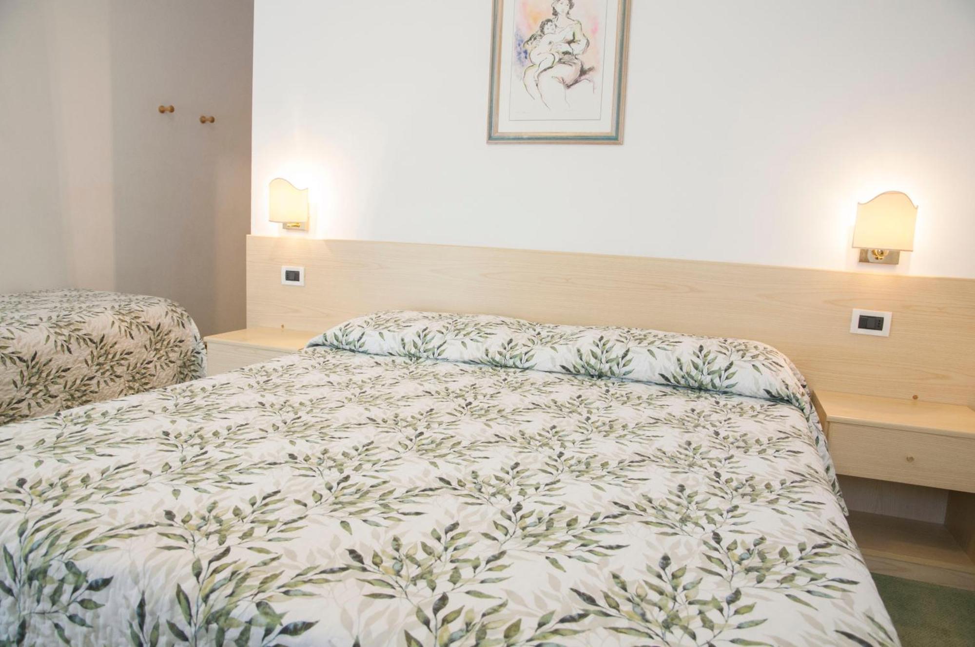 Garni Mariolina Bed & Breakfast Falcade Eksteriør bilde